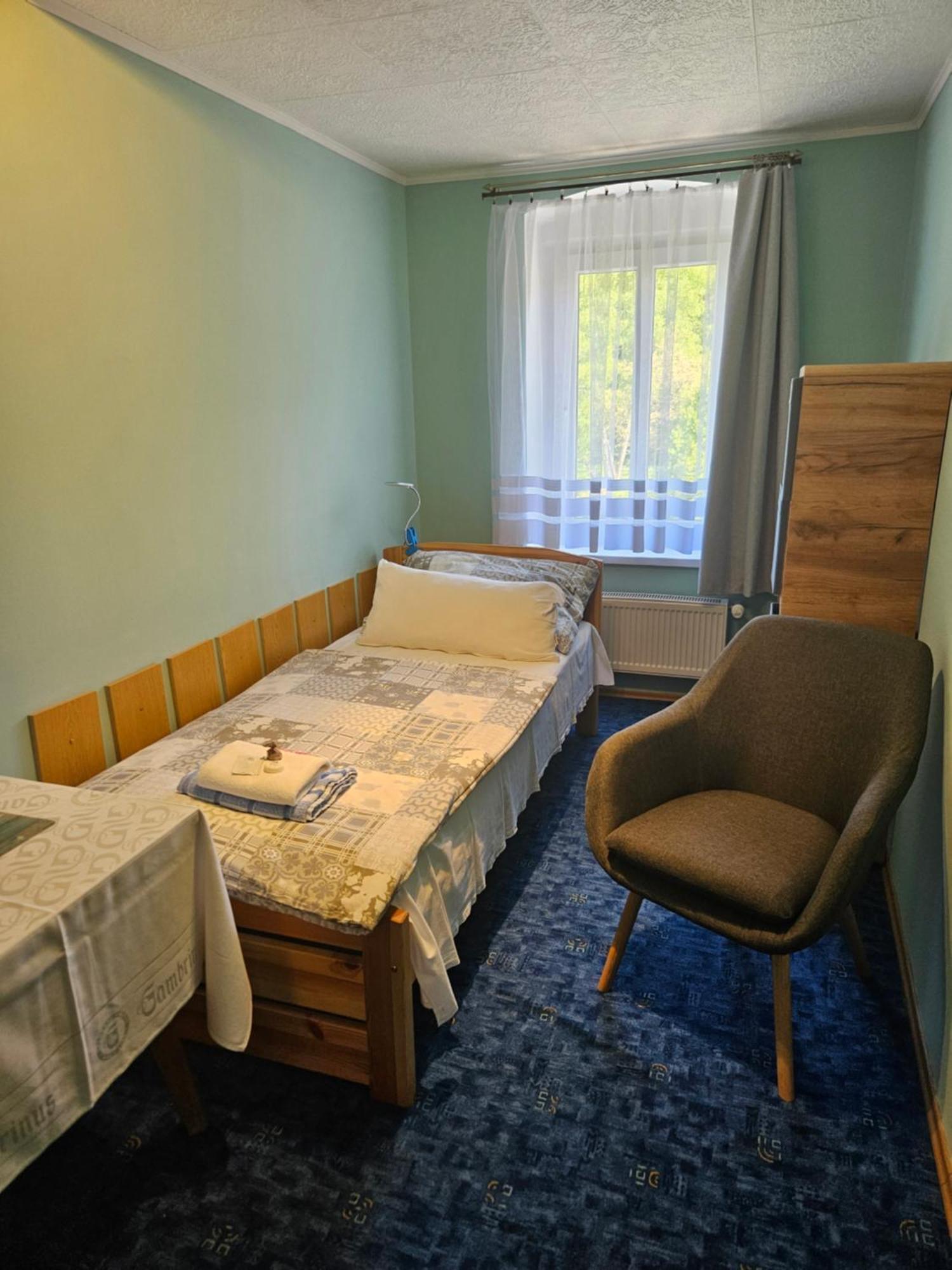 Guest House Pod Lesem Merklin ภายนอก รูปภาพ